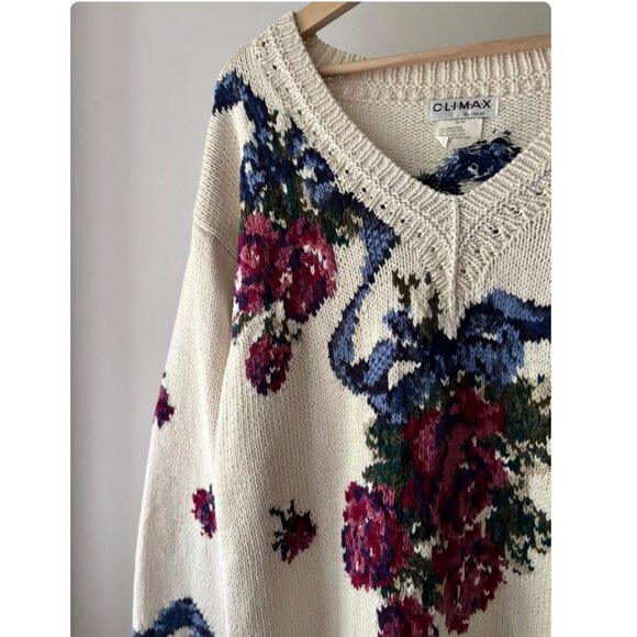 1990s Handknit Floral Heavy Cotton Sweater | Vintage Knit with Bows - Picture 3 of 6